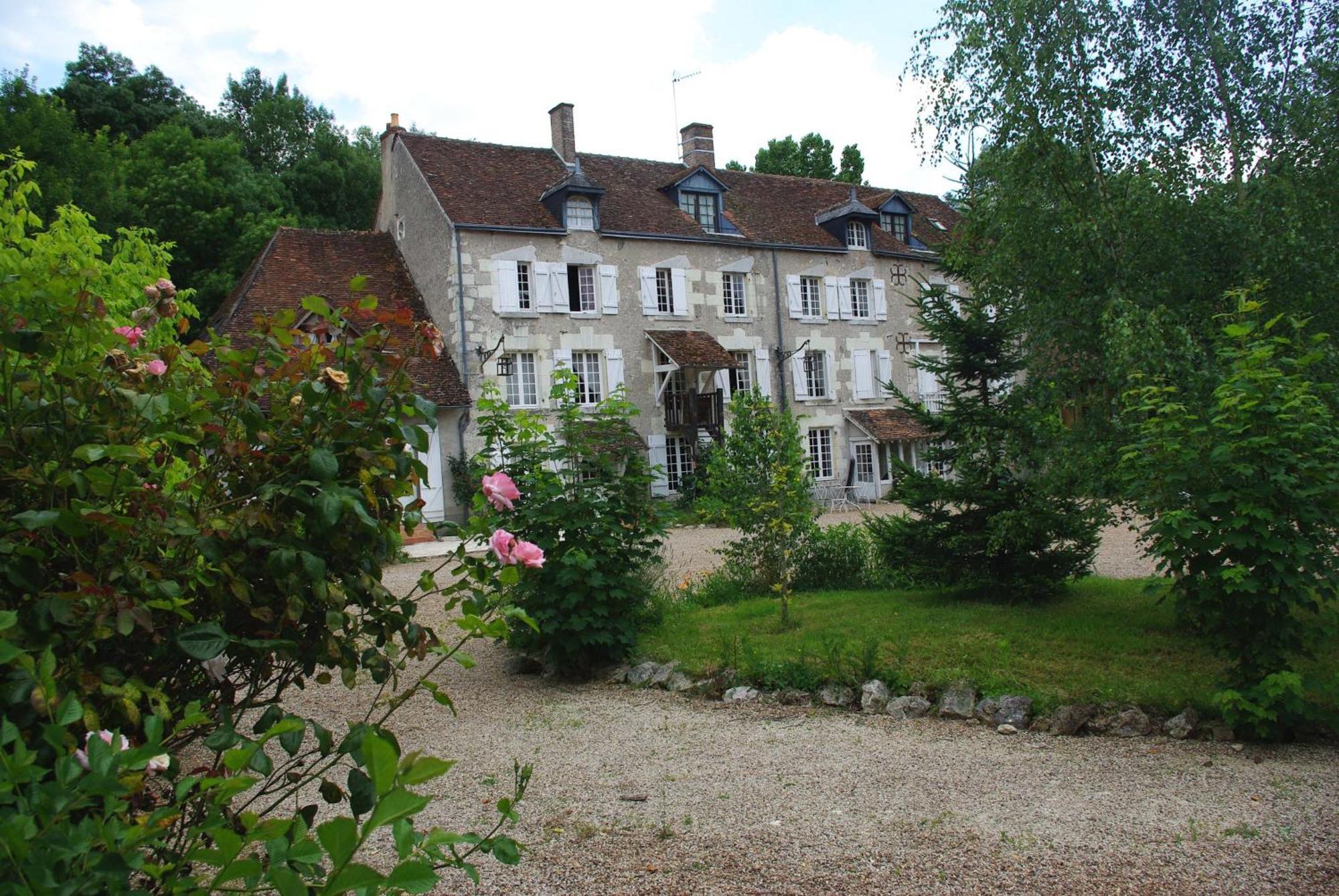 Maison D'Hotes Moulin Du Bas Pese Мон-пре-Шамбор Экстерьер фото