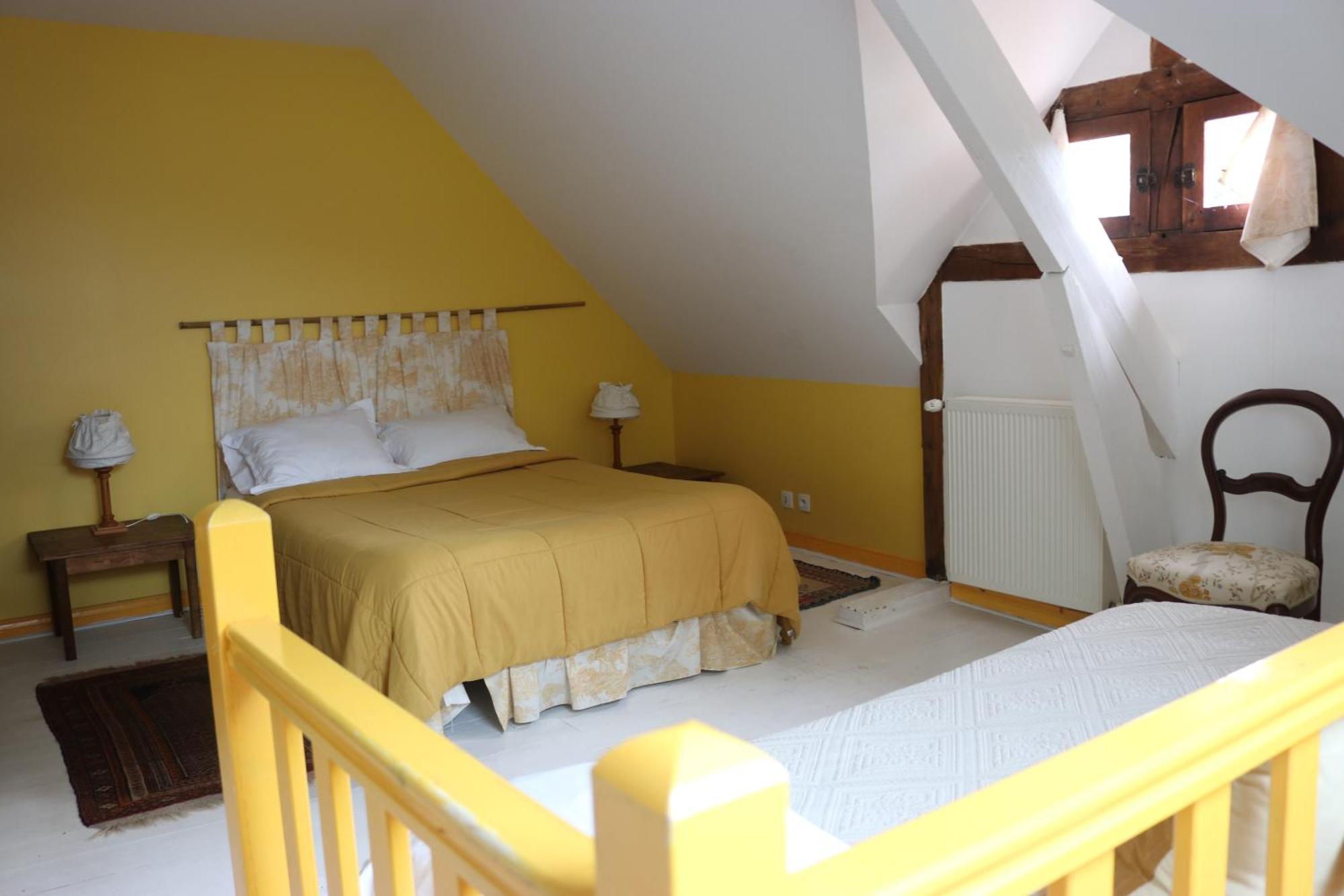 Maison D'Hotes Moulin Du Bas Pese Мон-пре-Шамбор Экстерьер фото