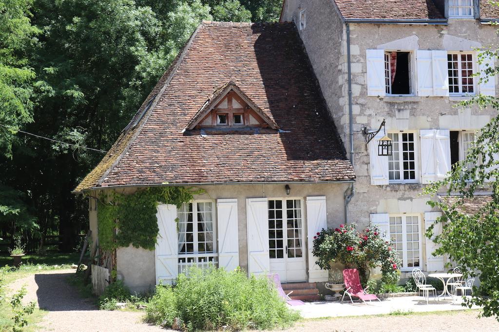 Maison D'Hotes Moulin Du Bas Pese Мон-пре-Шамбор Экстерьер фото