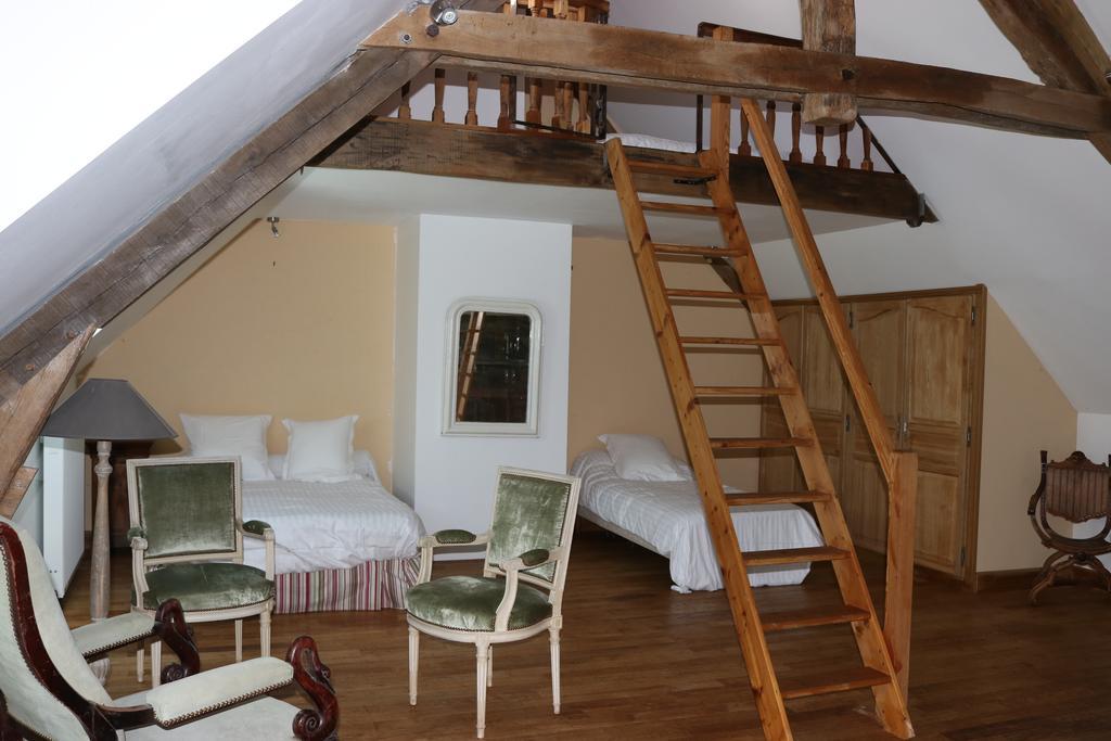 Maison D'Hotes Moulin Du Bas Pese Мон-пре-Шамбор Экстерьер фото